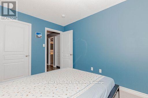 9 Hiscott Drive, Hamilton, ON - Indoor Photo Showing Bedroom