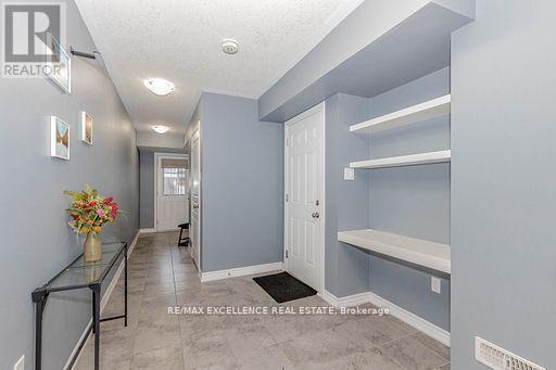 9 Hiscott Drive, Hamilton, ON - Indoor Photo Showing Other Room