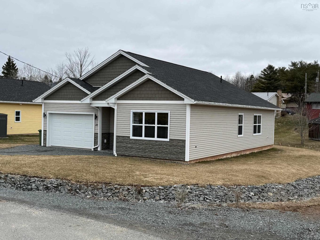 21 Ridge Avenue, Stewiacke, NS