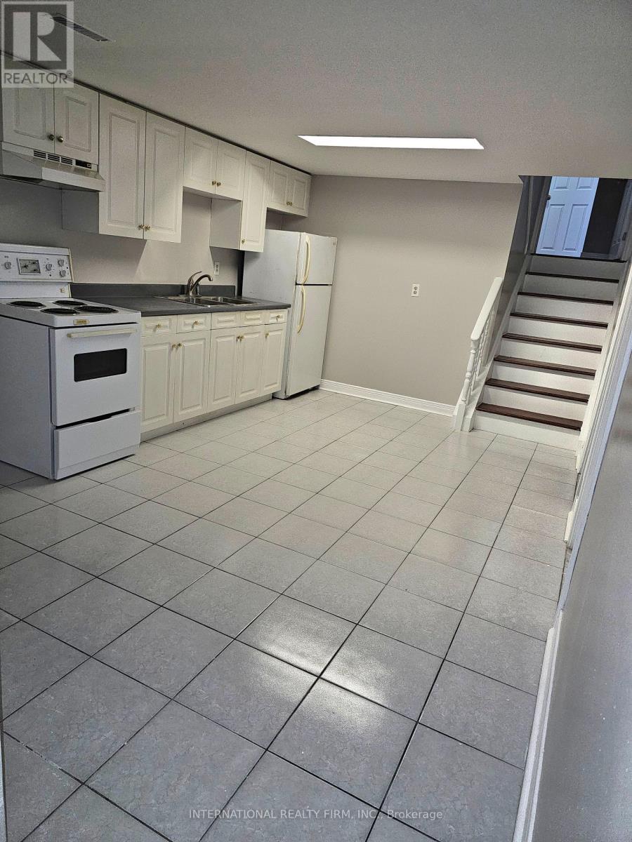 3602 Dunrankin Drive, Mississauga, ON - Indoor Photo Showing Kitchen