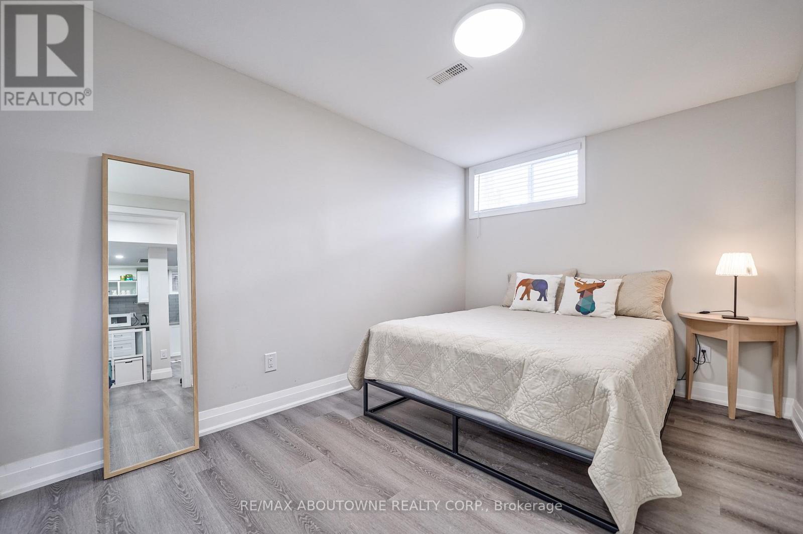 195 Greti Drive, Hamilton, ON - Indoor Photo Showing Bedroom