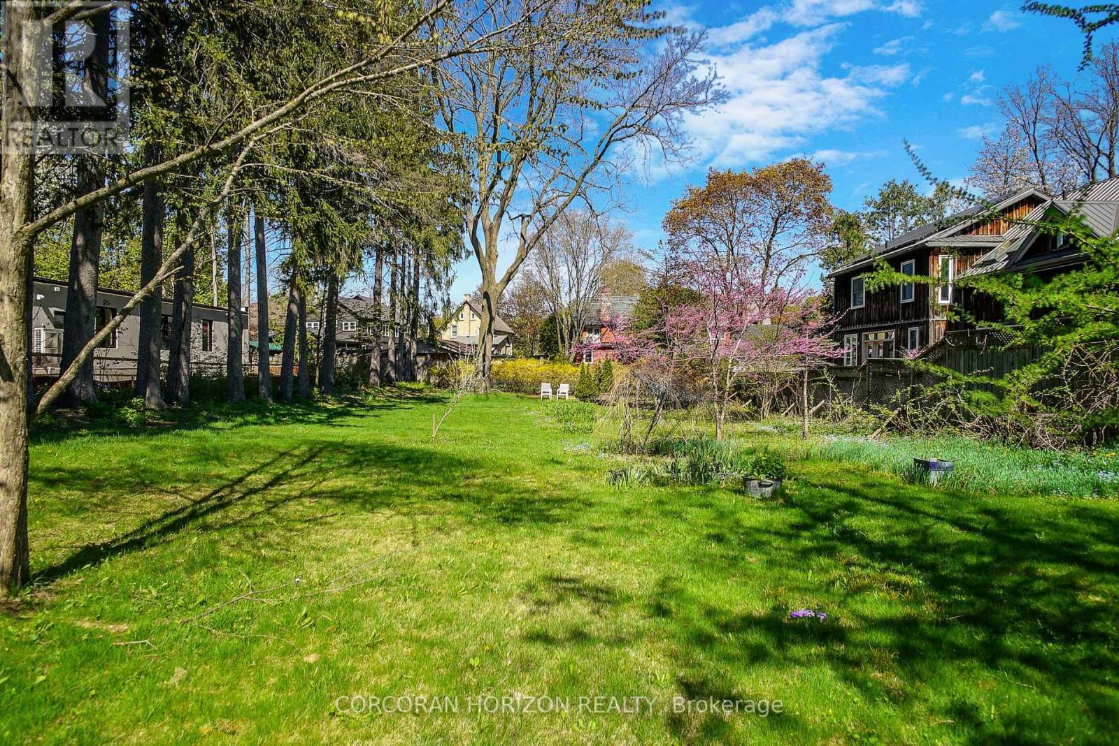 78 William Street W, Waterloo, ON - Outdoor