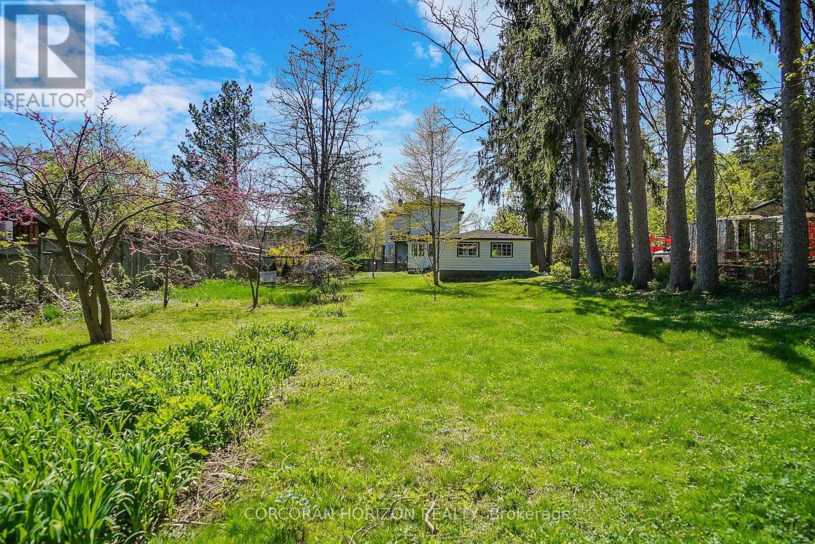 78 William Street W, Waterloo, ON - Outdoor