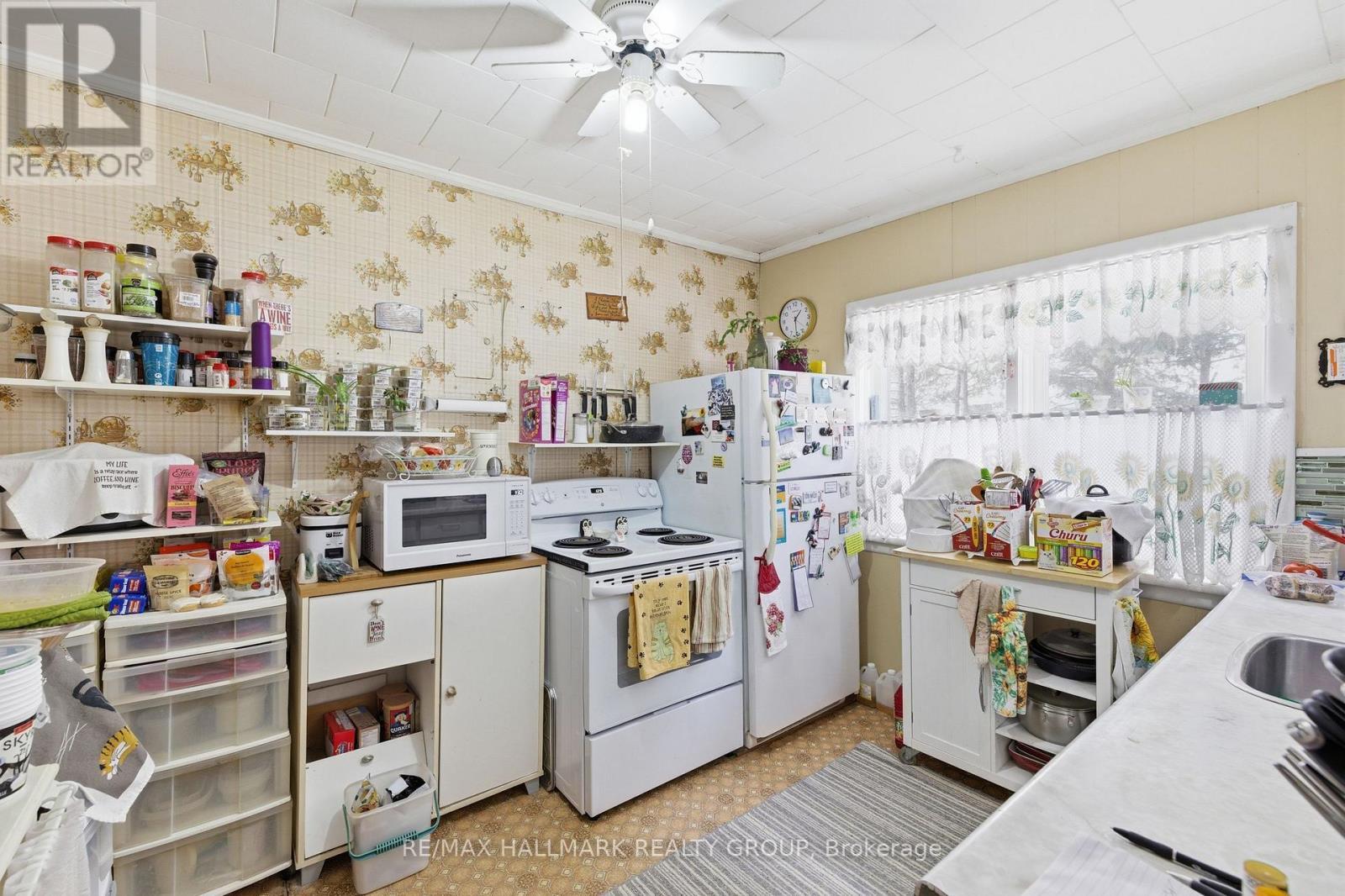 229 Gore Street E, Perth, ON - Indoor Photo Showing Kitchen