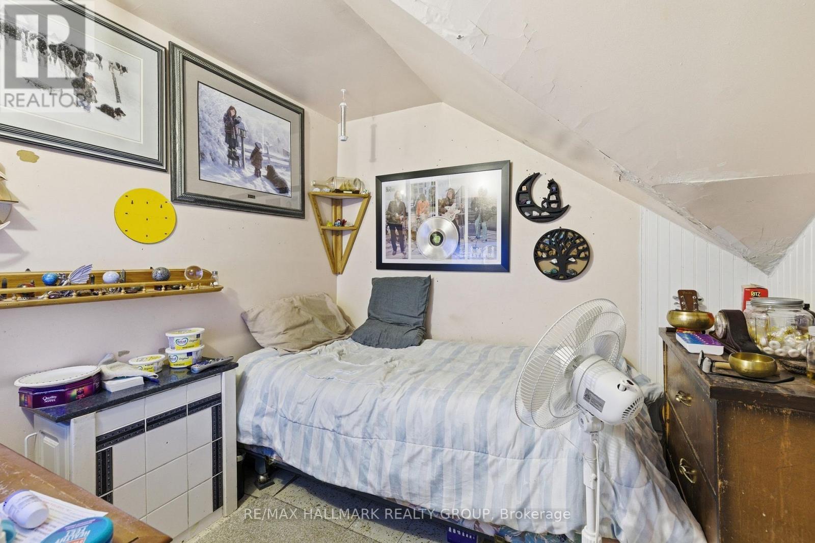 229 Gore Street E, Perth, ON - Indoor Photo Showing Bedroom