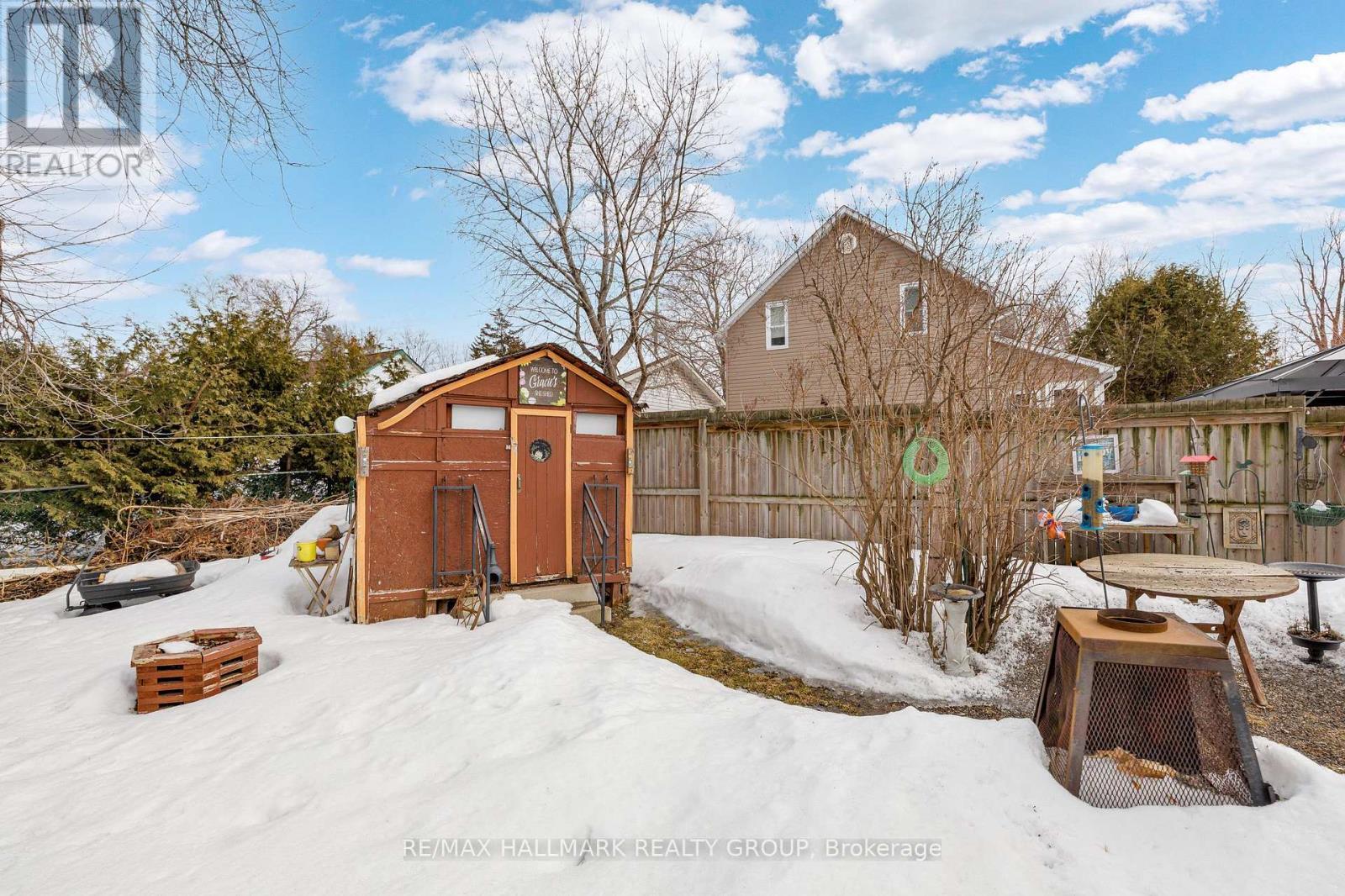 229 Gore Street E, Perth, ON - Outdoor