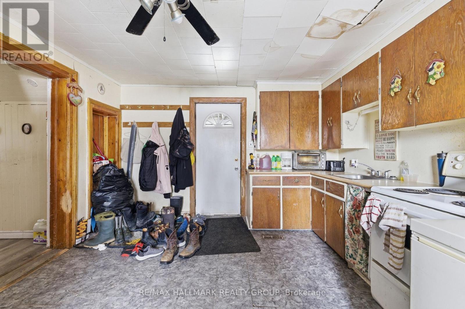 229 Gore Street E, Perth, ON - Indoor Photo Showing Kitchen