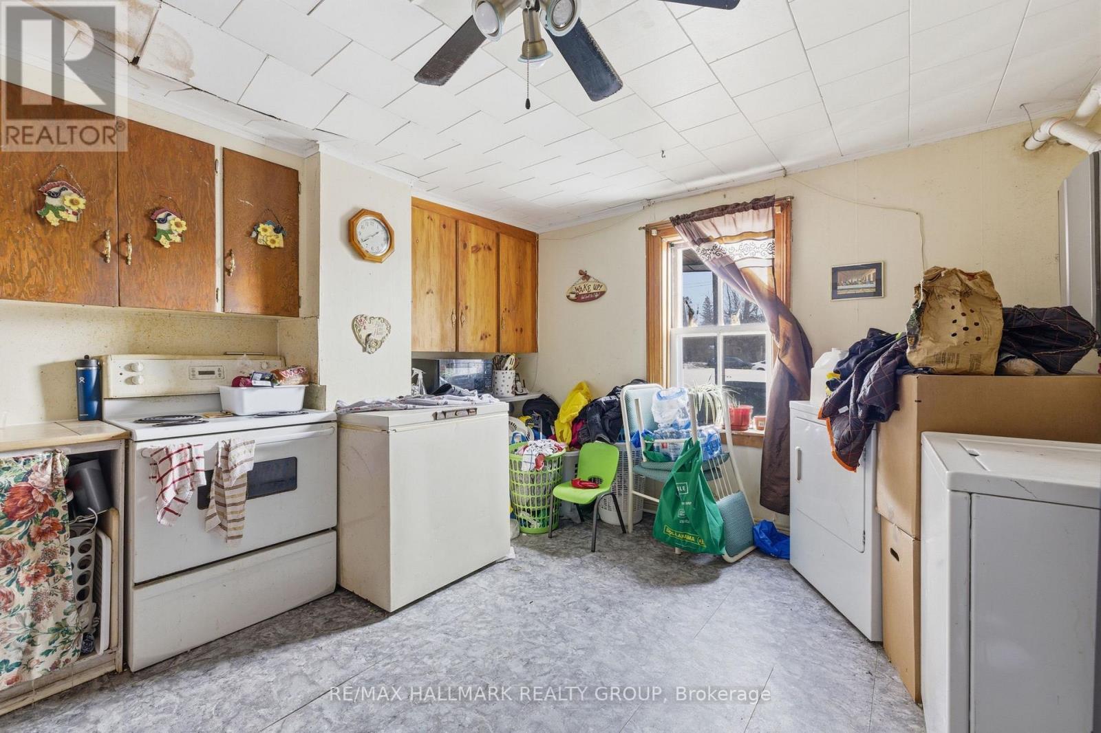 229 Gore Street E, Perth, ON - Indoor