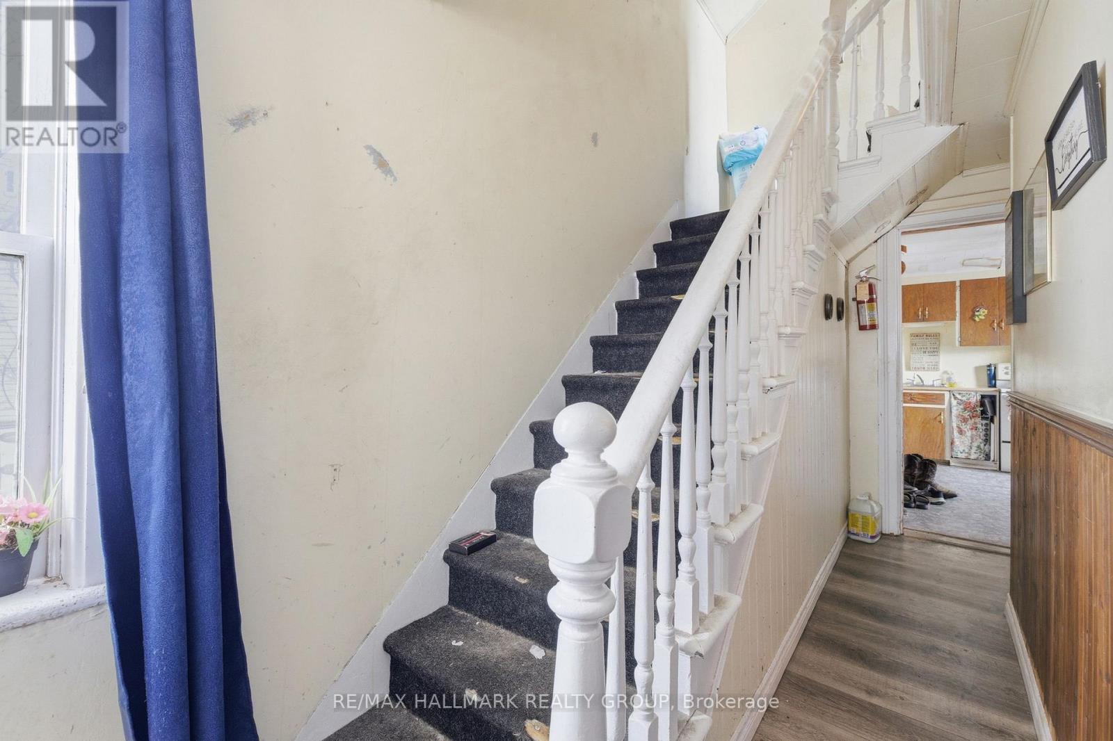 229 Gore Street E, Perth, ON - Indoor Photo Showing Other Room