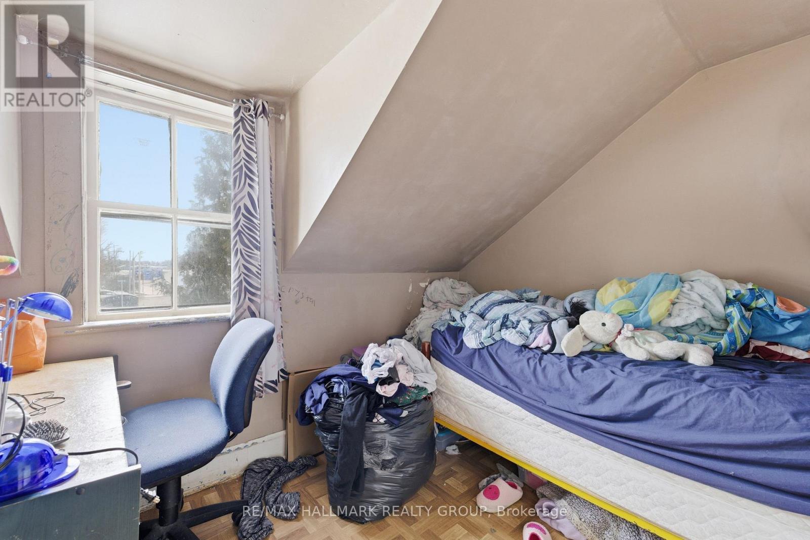 229 Gore Street E, Perth, ON - Indoor Photo Showing Bedroom
