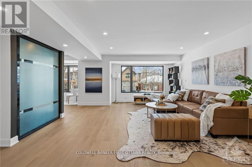 628 Parkview Road, Ottawa, ON - Indoor Photo Showing Living Room