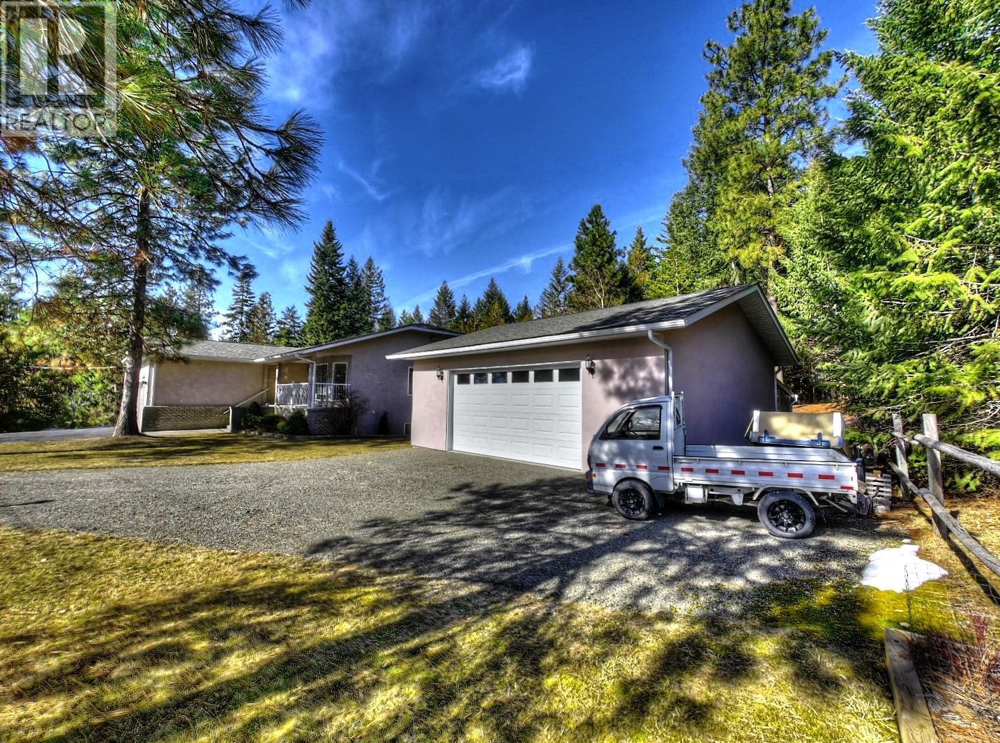 1910 Leaning Tree Road, Creston, BC - Outdoor