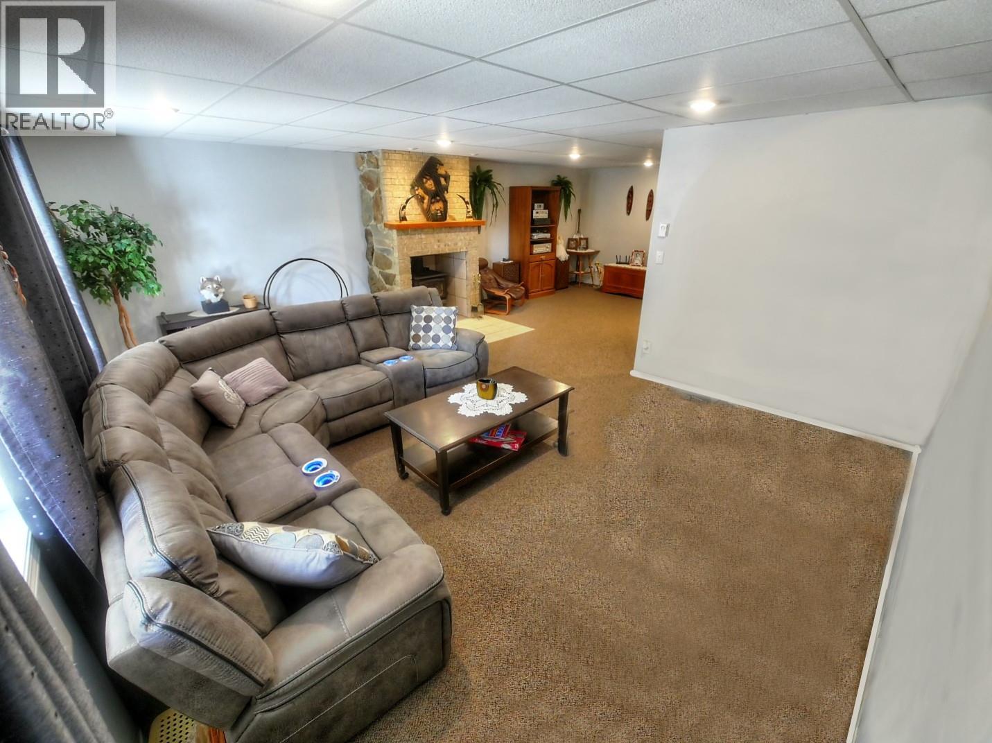 1910 Leaning Tree Road, Creston, BC - Indoor