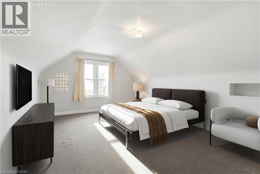 306 Concession Street, Hamilton, ON - Indoor Photo Showing Bedroom