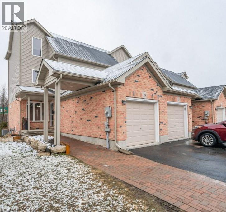 39 Brookfield Crescent, Kitchener, ON - Outdoor