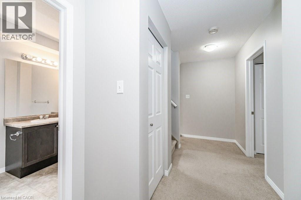 4pc bathroom for secondary bedrooms - 39 Brookfield Crescent, Kitchener, ON - Indoor Photo Showing Other Room