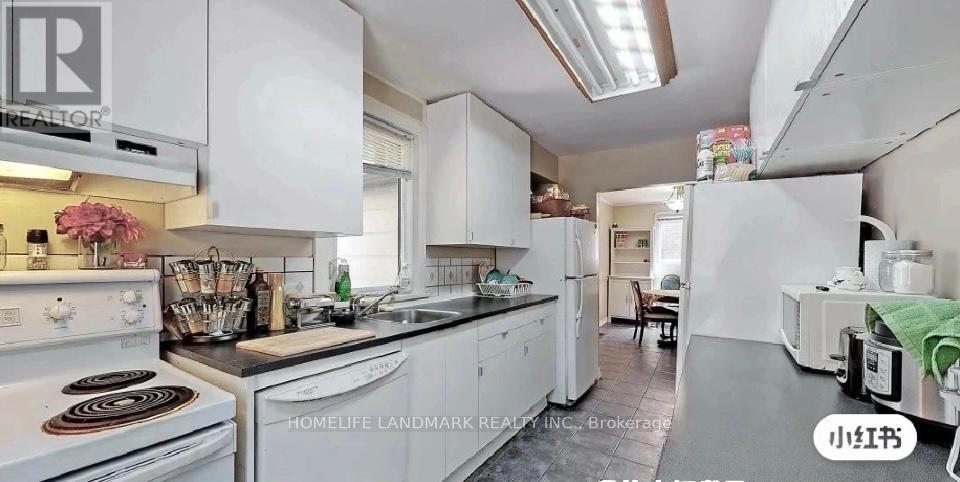 309 Bowman Street, Hamilton, ON - Indoor Photo Showing Kitchen
