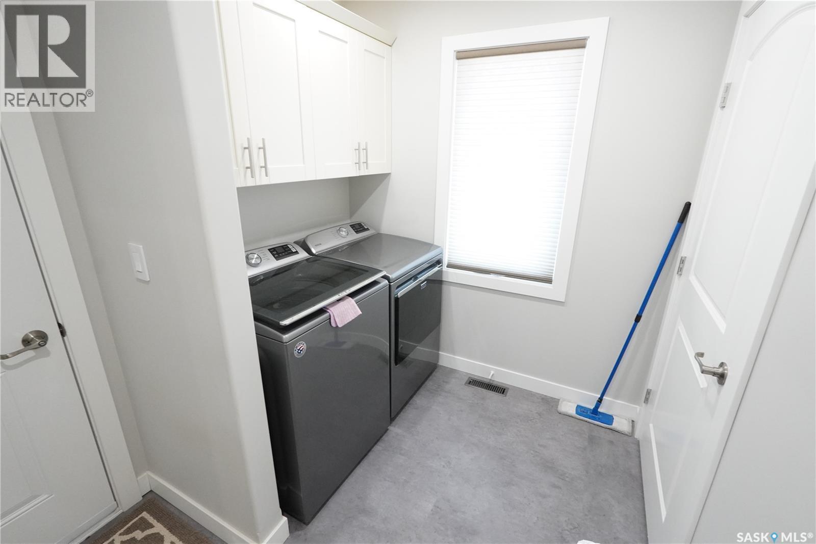 44 Crescent Drive, Avonlea, SK - Indoor Photo Showing Laundry Room