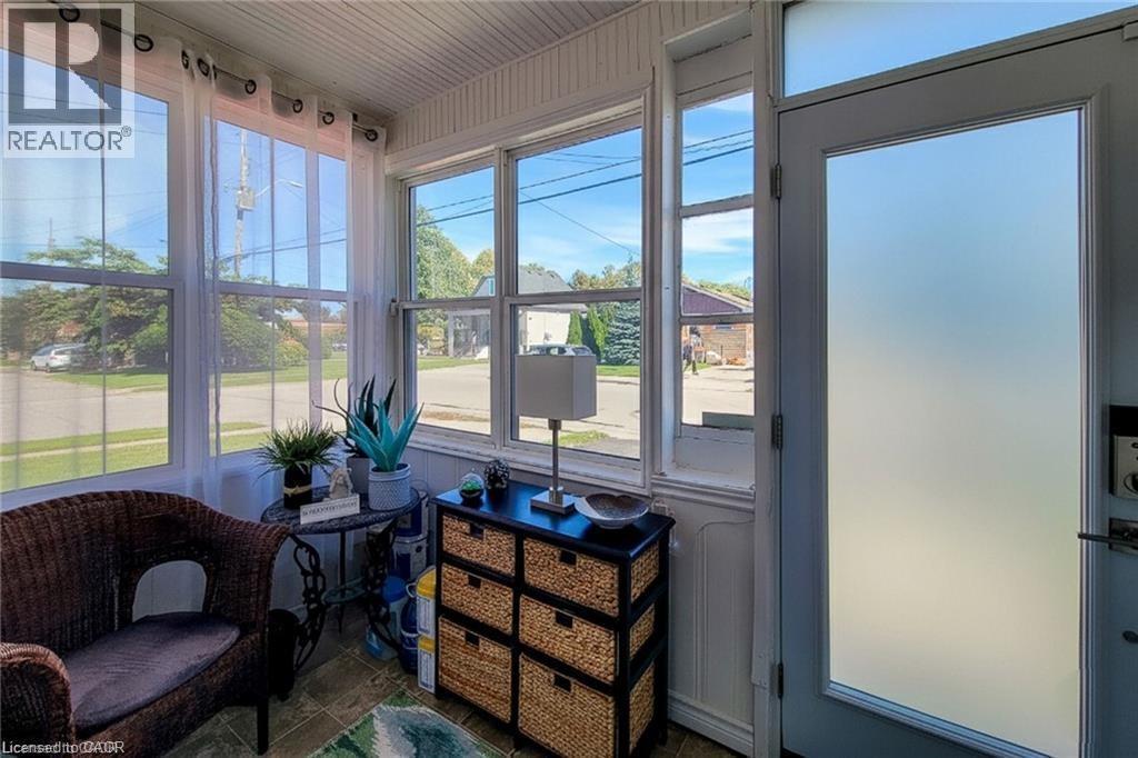 86 East 18Th Street, Hamilton, ON - Indoor