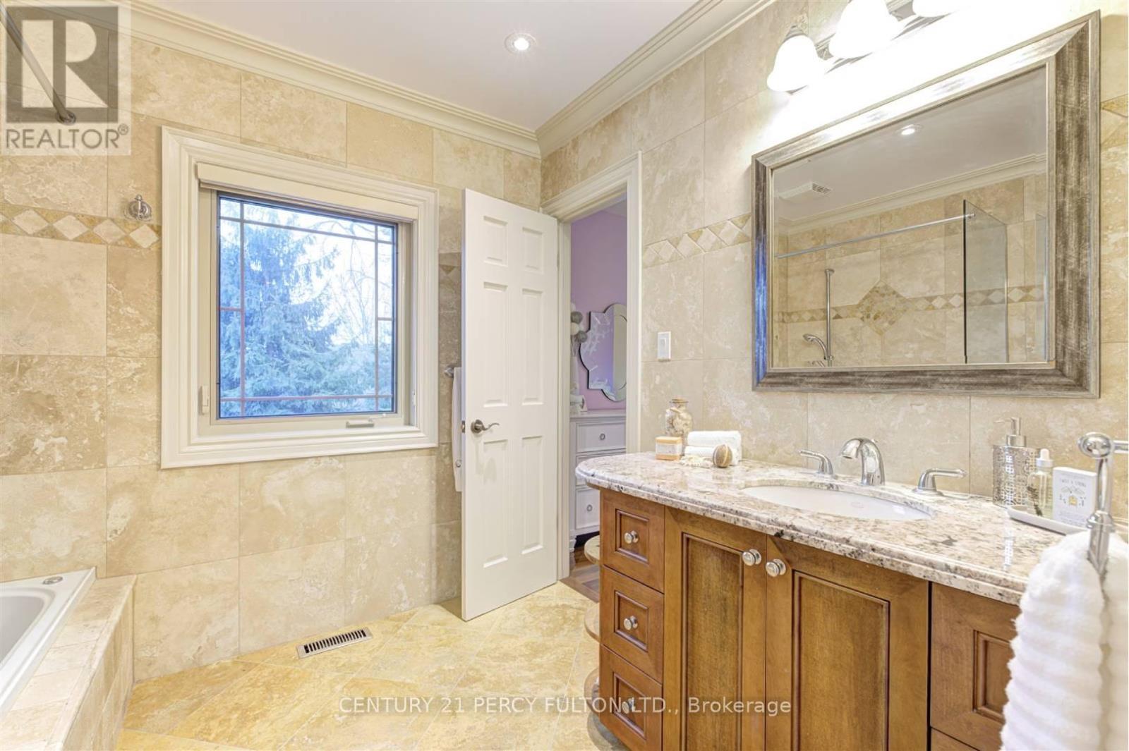 1649 Wedmore Way, Mississauga, ON - Indoor Photo Showing Bathroom