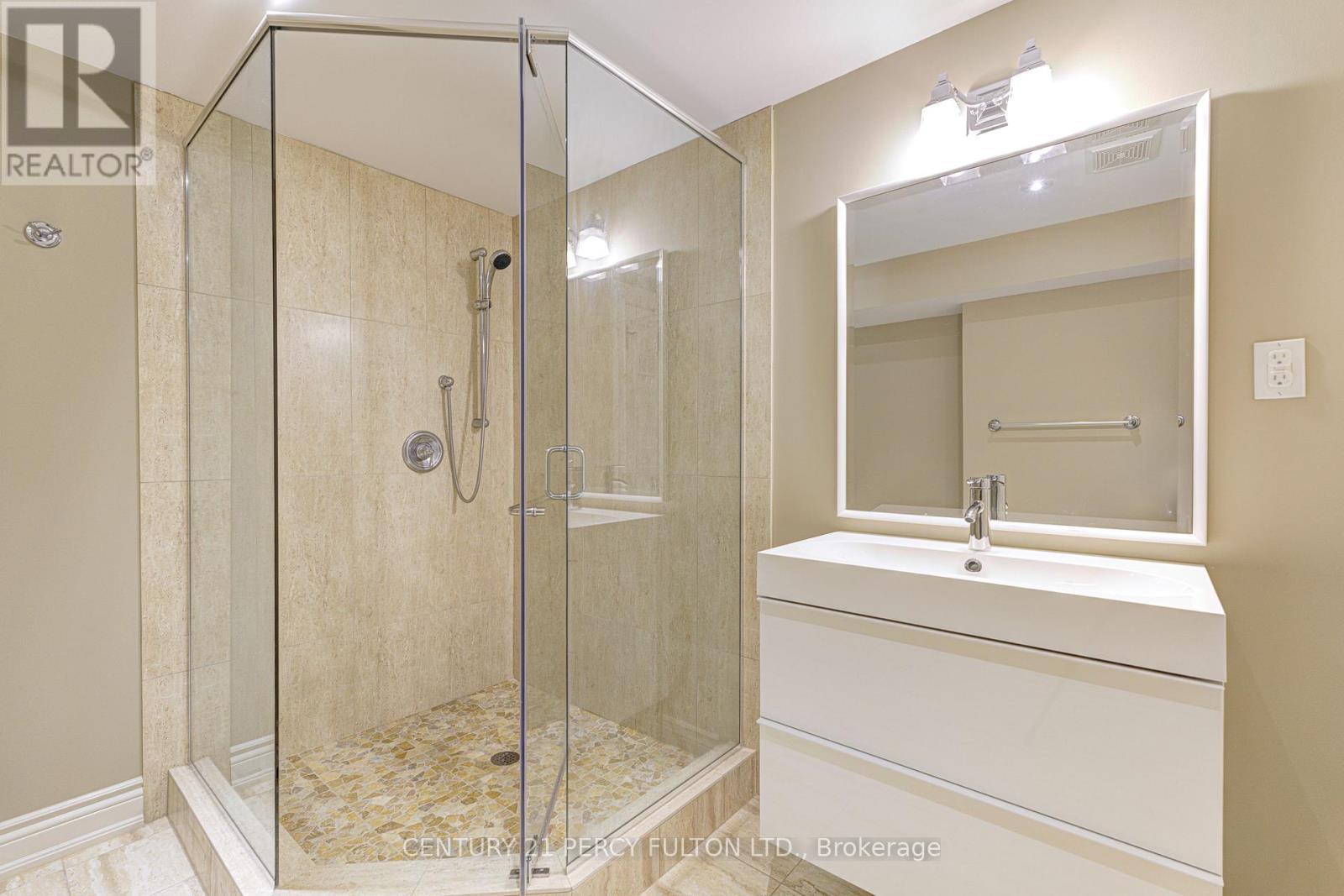 1649 Wedmore Way, Mississauga, ON - Indoor Photo Showing Bathroom