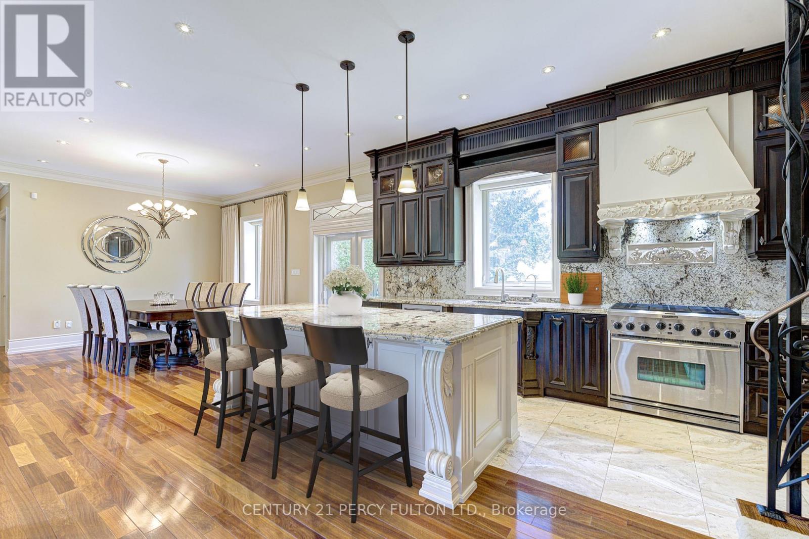 1649 Wedmore Way, Mississauga, ON - Indoor Photo Showing Kitchen With Upgraded Kitchen
