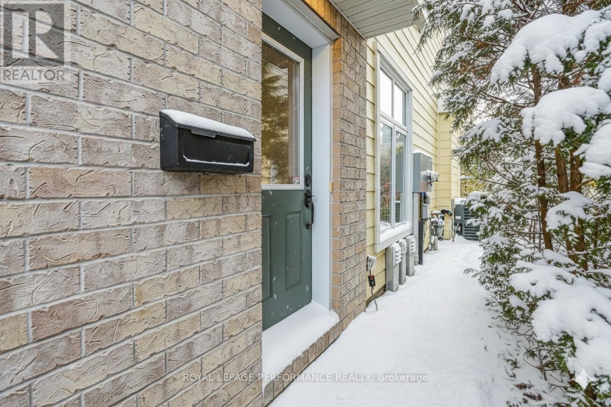 318 Iona Street, Ottawa, ON - Outdoor