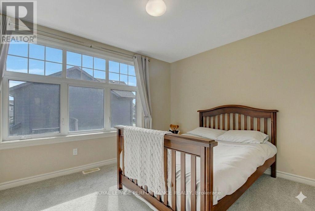 318 Iona Street, Ottawa, ON - Indoor Photo Showing Bedroom