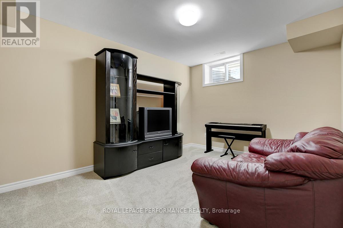 318 Iona Street, Ottawa, ON - Indoor