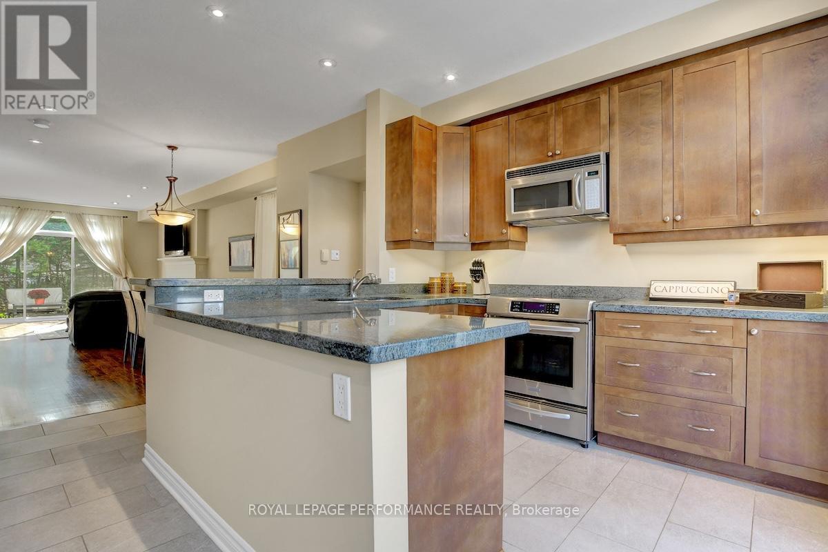 318 Iona Street, Ottawa, ON - Indoor Photo Showing Kitchen
