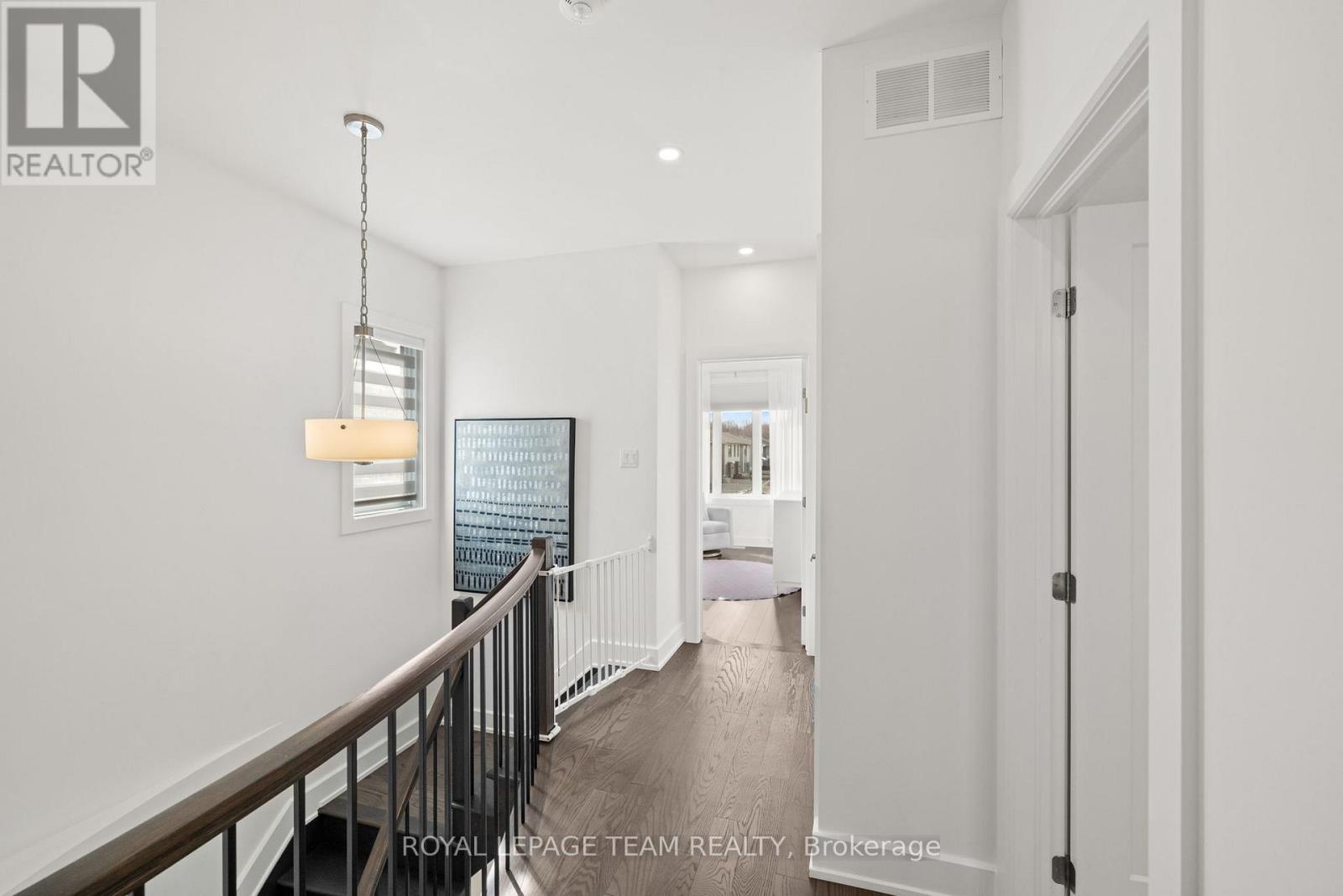 143 Avro Circle, Ottawa, ON - Indoor Photo Showing Other Room