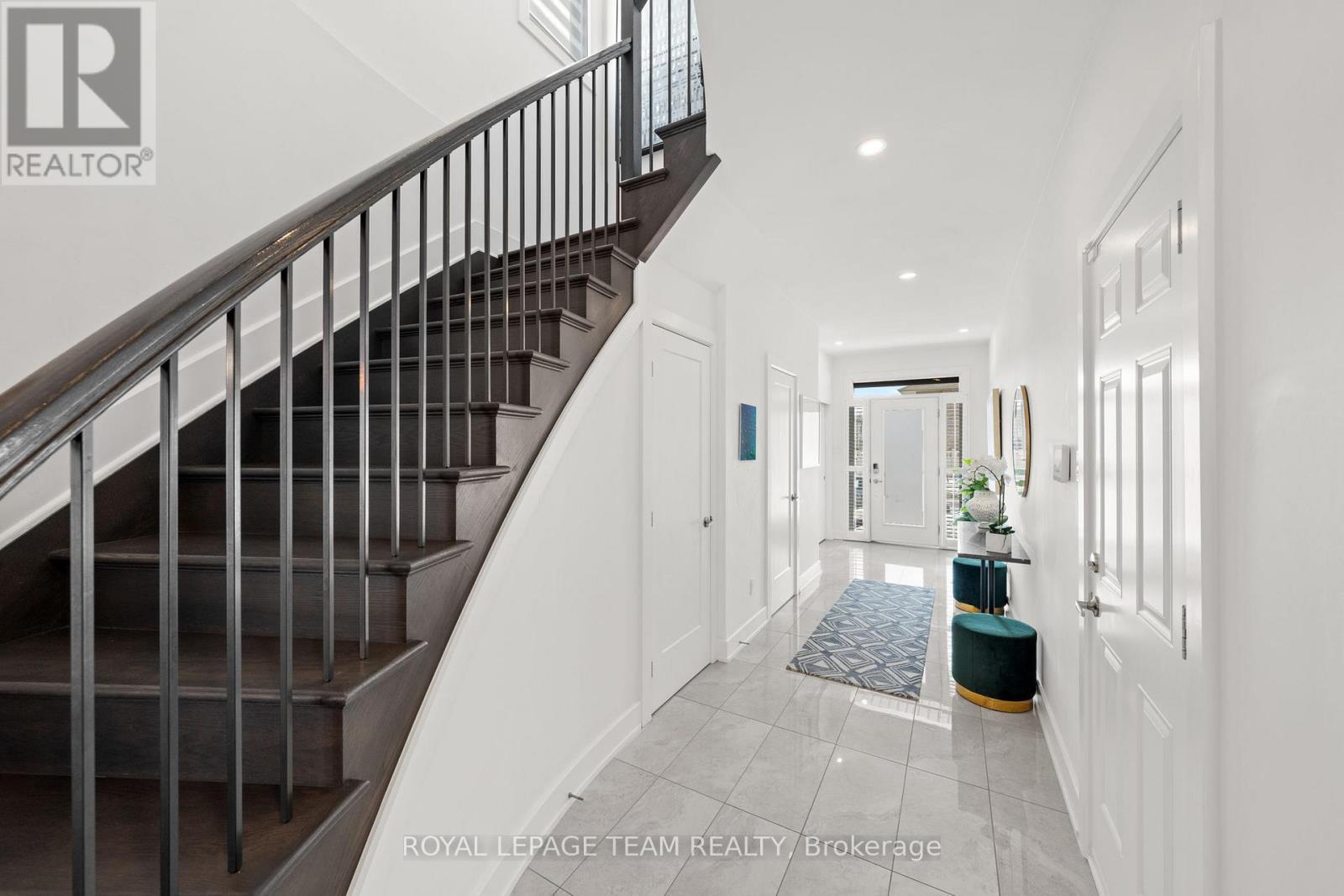 143 Avro Circle, Ottawa, ON - Indoor Photo Showing Other Room