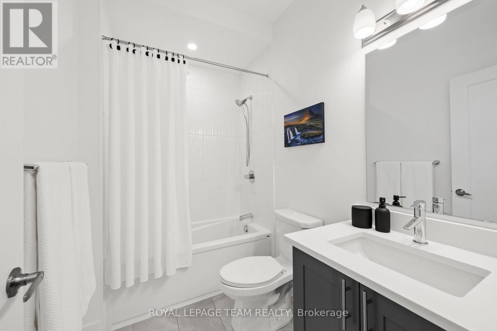 143 Avro Circle, Ottawa, ON - Indoor Photo Showing Bathroom