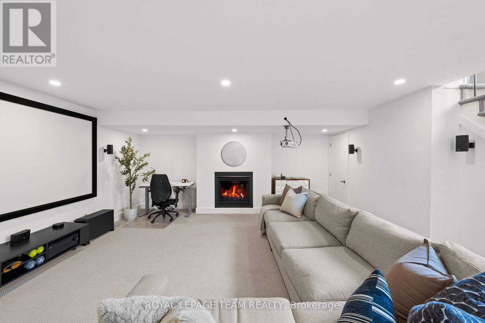 143 Avro Circle, Ottawa, ON - Indoor With Fireplace