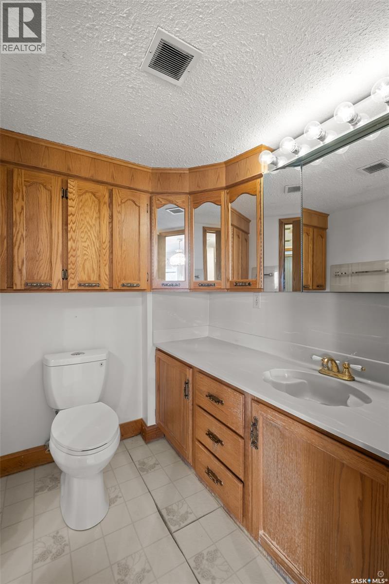4A 516 River Street E, Prince Albert, SK - Indoor Photo Showing Bathroom