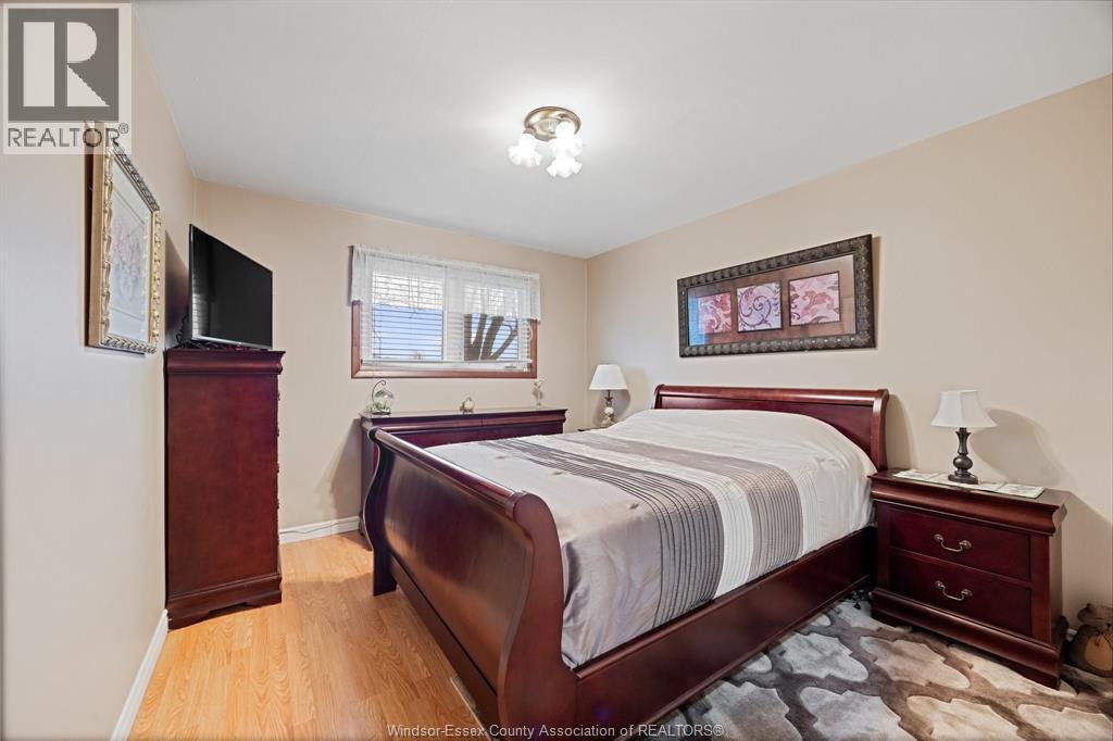 575 Middle Sideroad, Amherstburg, ON - Indoor Photo Showing Bedroom