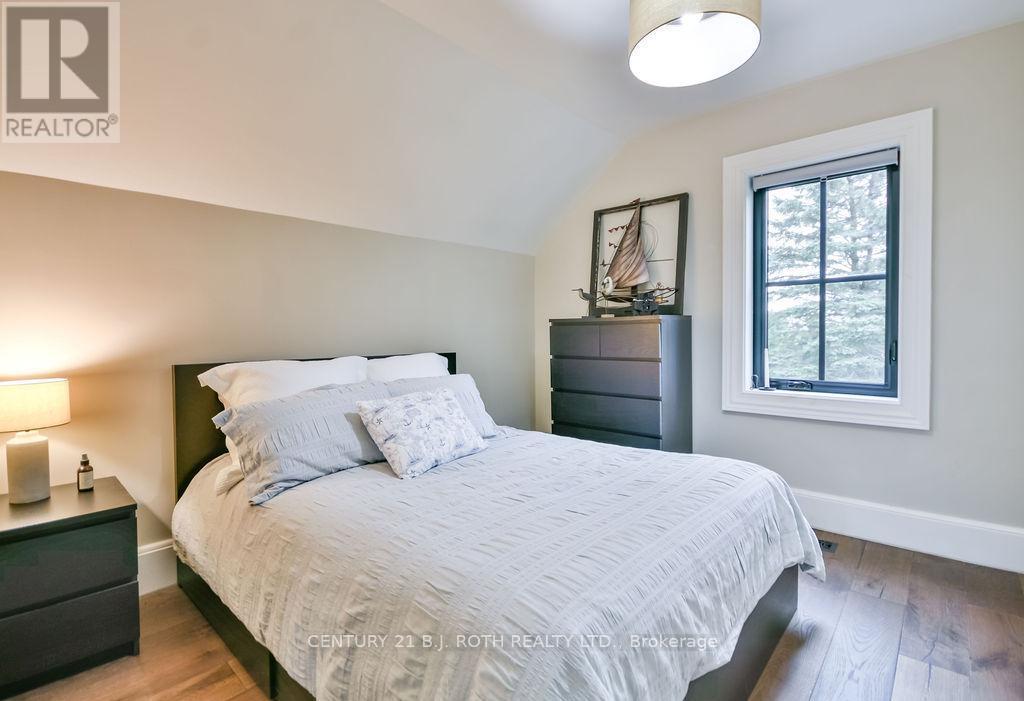 1803 Old Second Road N, Springwater, ON - Indoor Photo Showing Bedroom