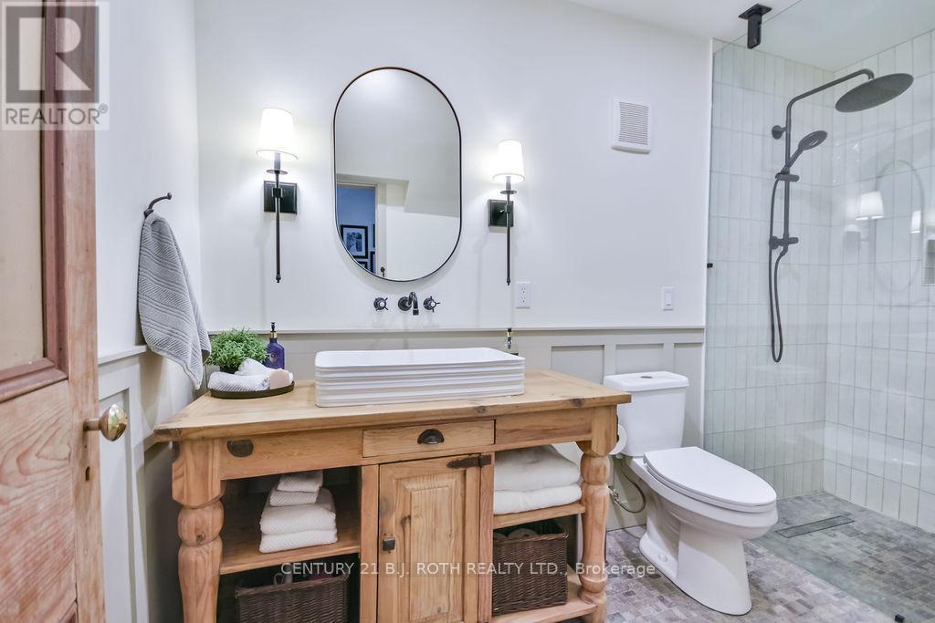 1803 Old Second Road N, Springwater, ON - Indoor Photo Showing Bathroom