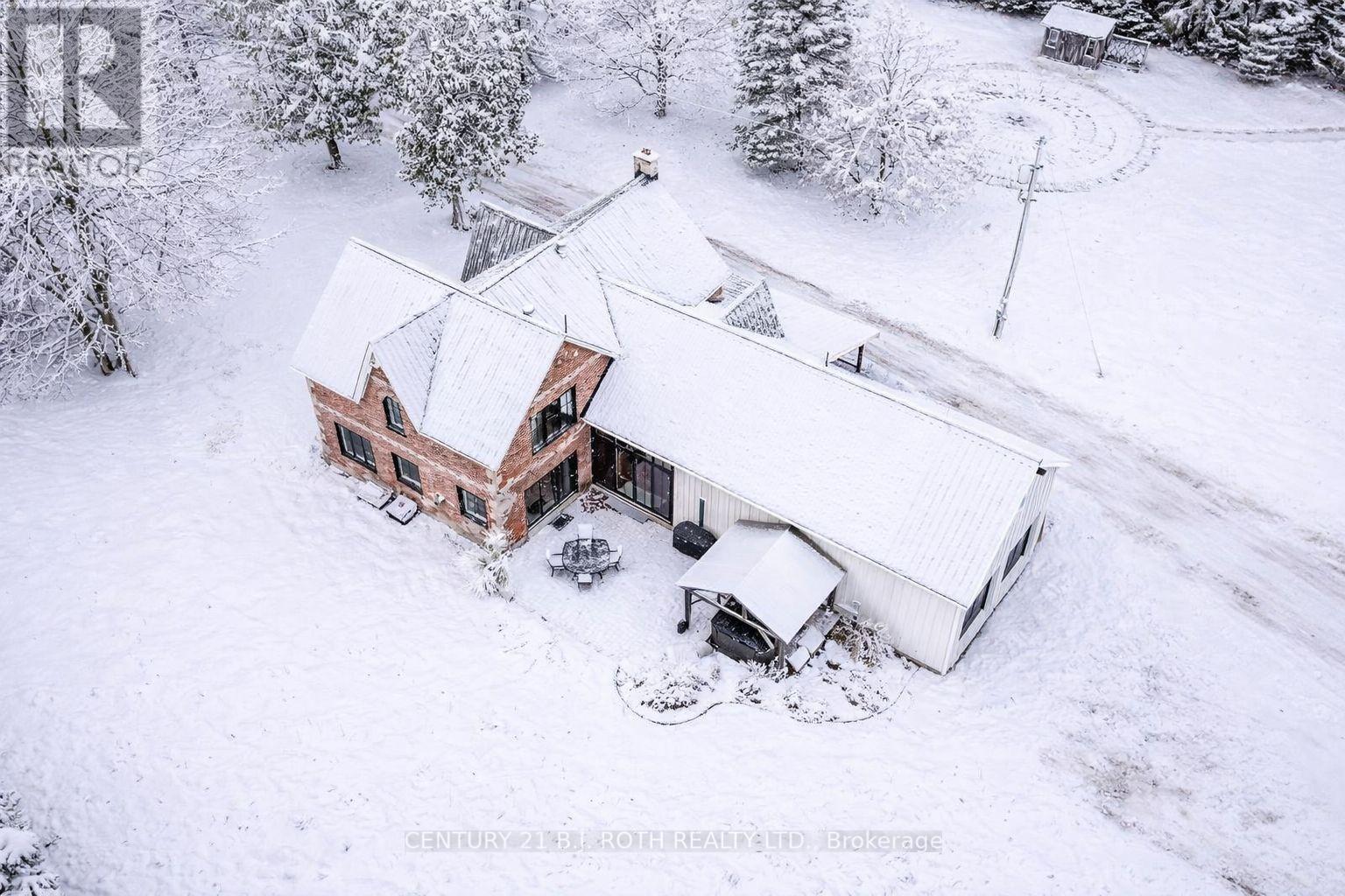 1803 Old Second Road N, Springwater, ON - Outdoor