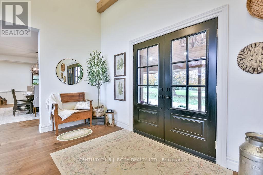 1803 Old Second Road N, Springwater, ON - Indoor Photo Showing Other Room