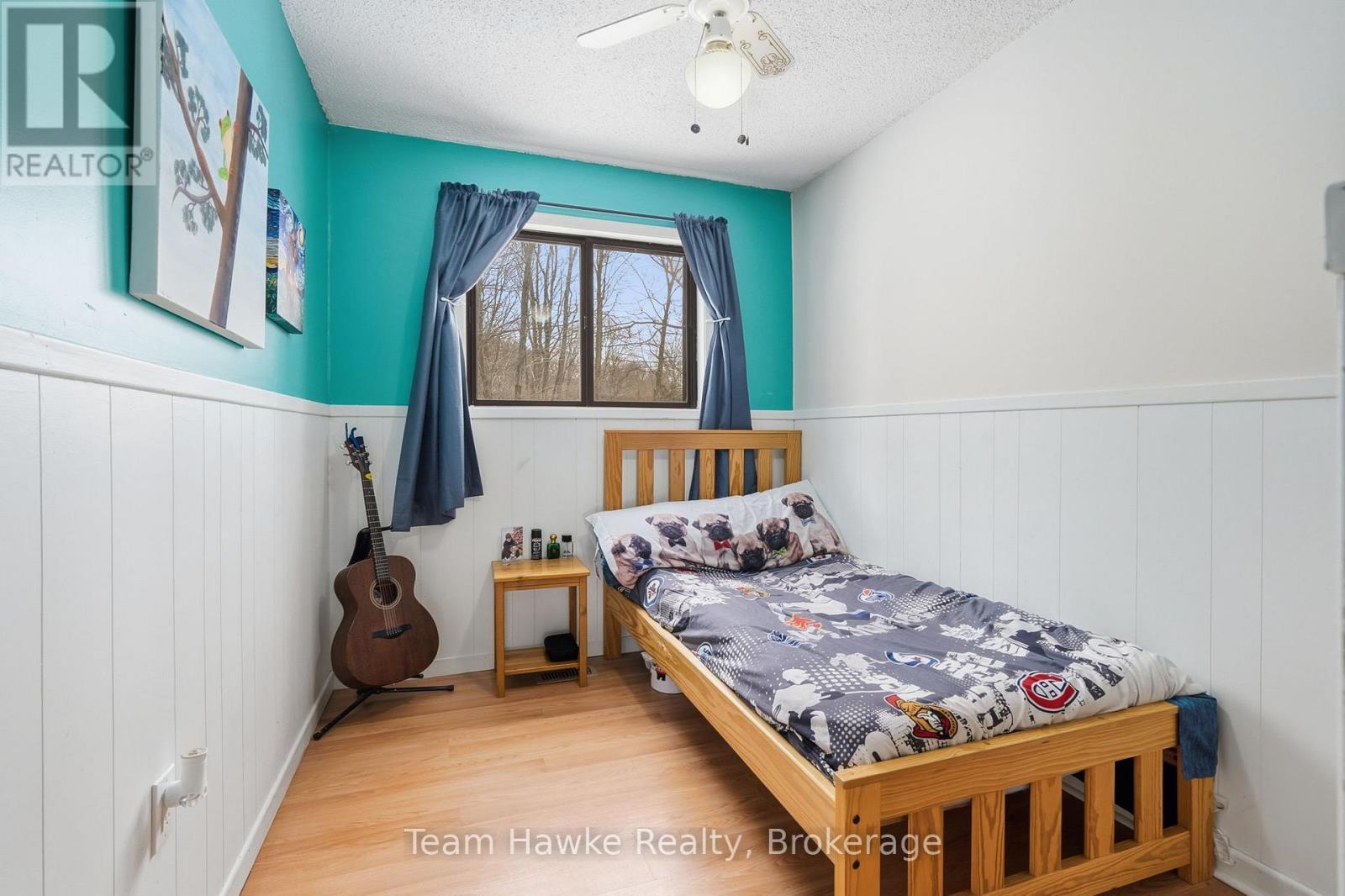 77 Tall Pines Drive, Tiny, ON - Indoor Photo Showing Bedroom