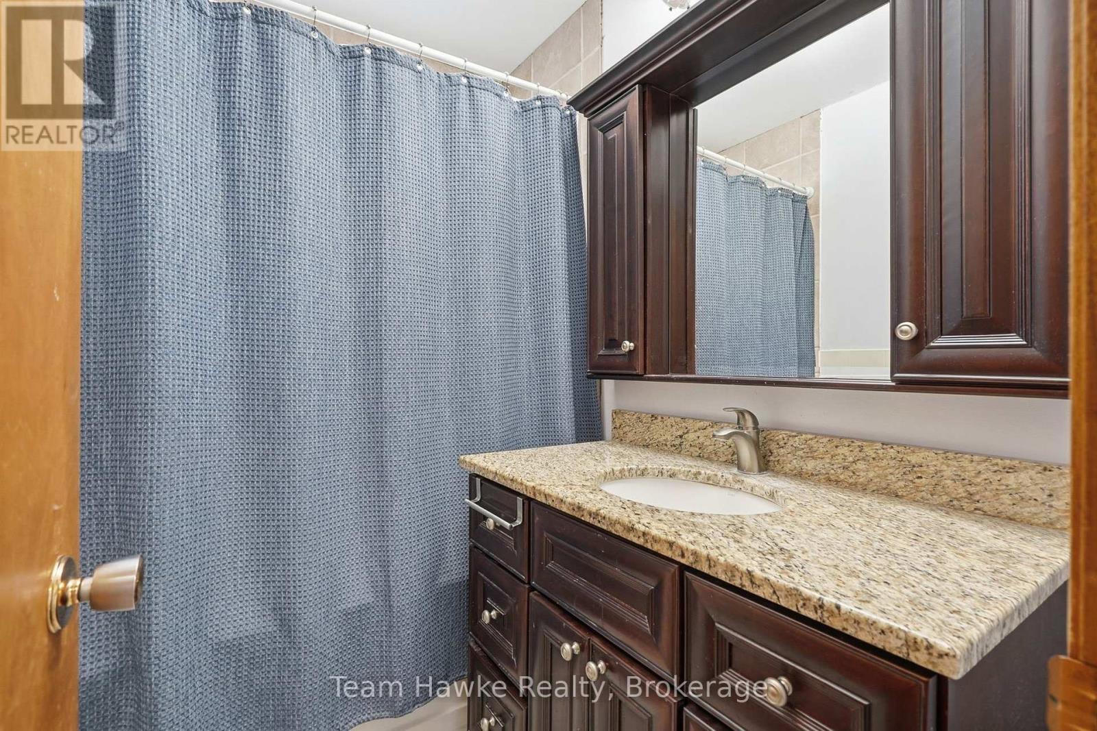 77 Tall Pines Drive, Tiny, ON - Indoor Photo Showing Bathroom