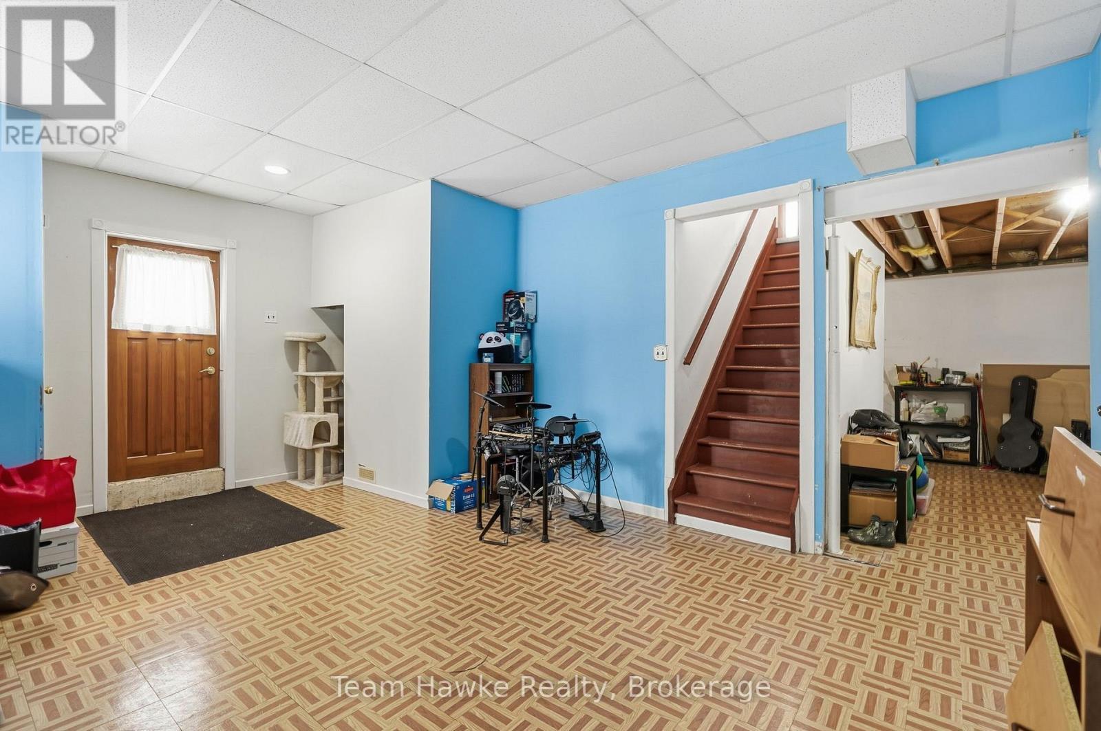 77 Tall Pines Drive, Tiny, ON - Indoor Photo Showing Other Room