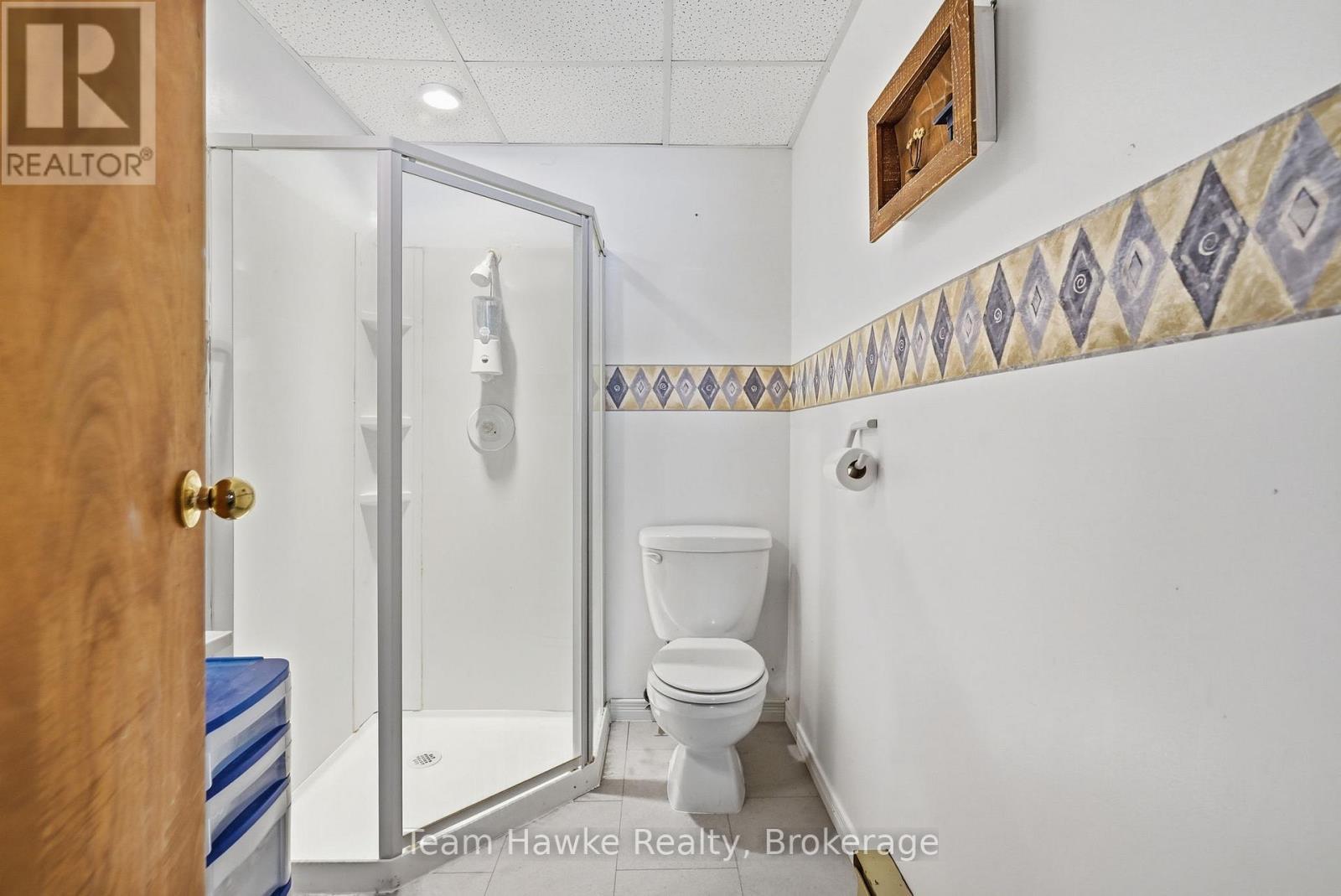 77 Tall Pines Drive, Tiny, ON - Indoor Photo Showing Bathroom