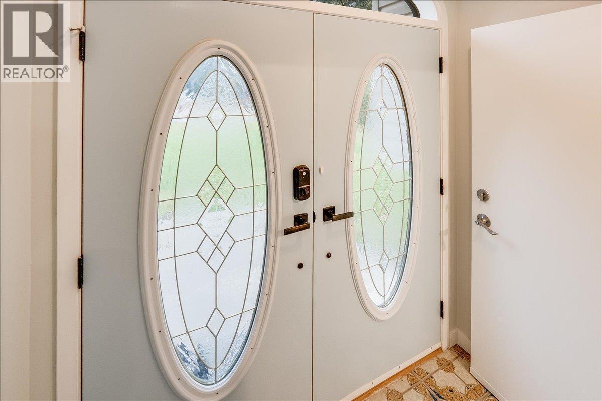 1408 Meadowbrook Drive, Castlegar, BC - Indoor Photo Showing Other Room