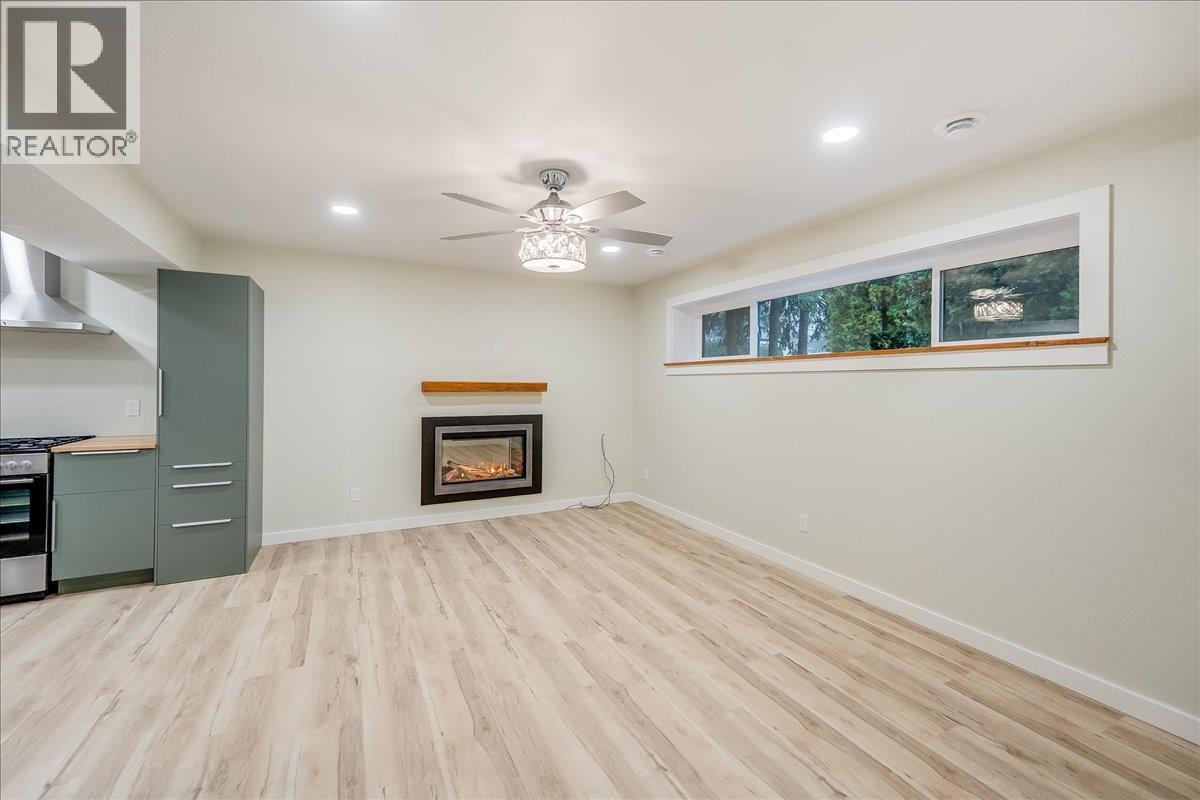 1408 Meadowbrook Drive, Castlegar, BC - Indoor With Fireplace