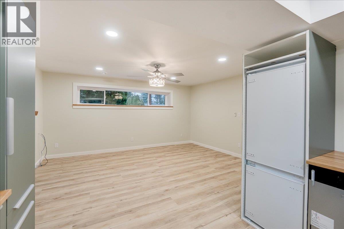 1408 Meadowbrook Drive, Castlegar, BC - Indoor