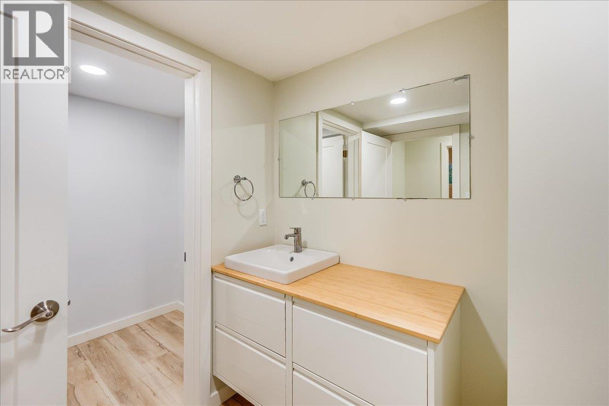 1408 Meadowbrook Drive, Castlegar, BC - Indoor