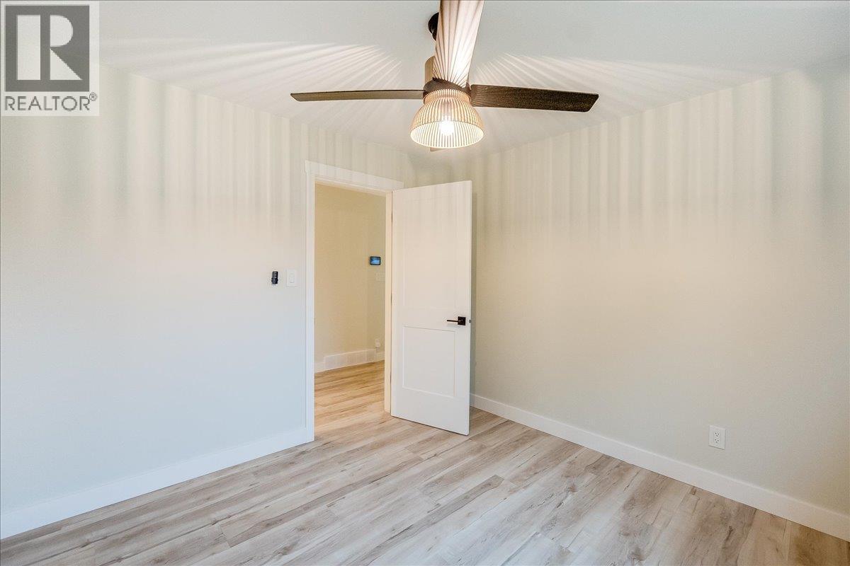 1408 Meadowbrook Drive, Castlegar, BC - Indoor Photo Showing Other Room