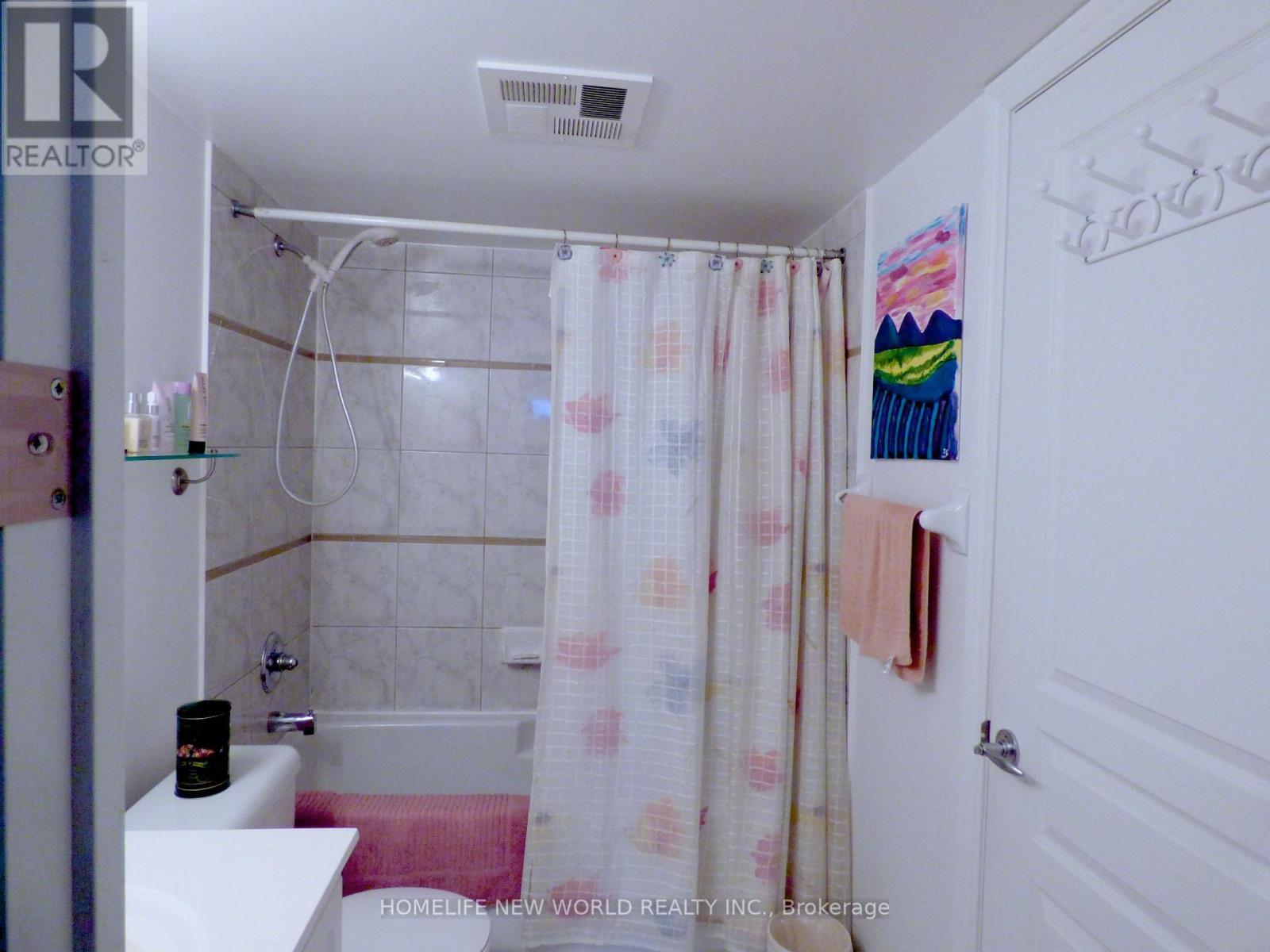 507 - 9015 Leslie Street, Richmond Hill, ON - Indoor Photo Showing Bathroom